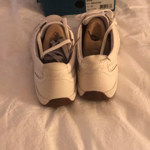 Shoes - Picture 3 of 6